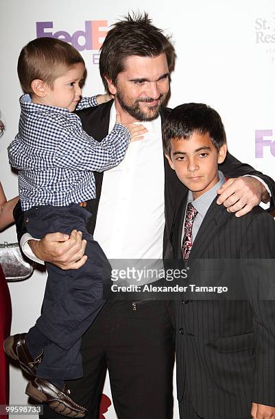 Juanes arrives at 8th annual FedEx and St. Jude Angels and Stars Gala at InterContinental Hotel on May 15, 2010 in Miami, Florida.