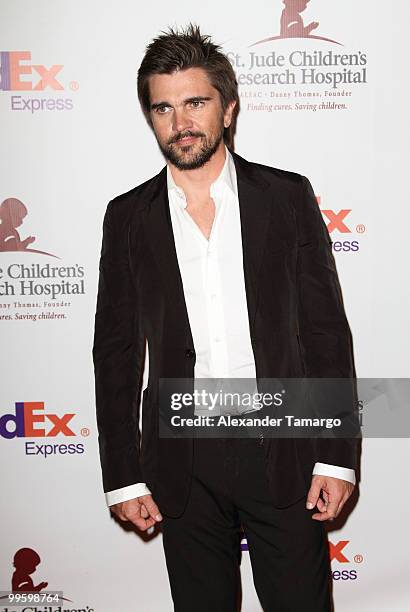 Musician Juanes arrives at 8th annual FedEx and St. Jude Angels and Stars Gala at InterContinental Hotel on May 15, 2010 in Miami, Florida.