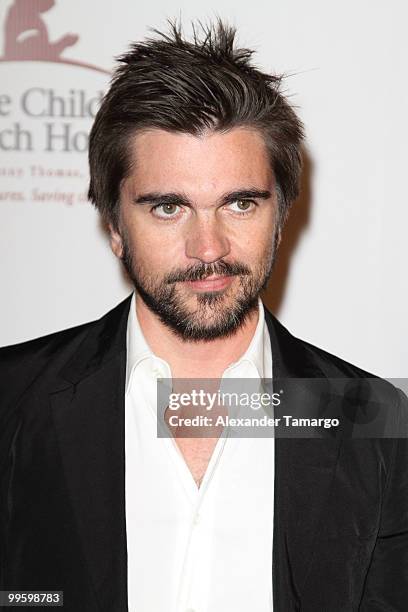 Musician Juanes arrives at 8th annual FedEx and St. Jude Angels and Stars Gala at InterContinental Hotel on May 15, 2010 in Miami, Florida.