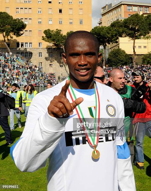 Celebrates of Samuel Eto'o of FC Internazionale Milano during the Serie A match between AC Siena and FC Internazionale Milano at Stadio Artemio...