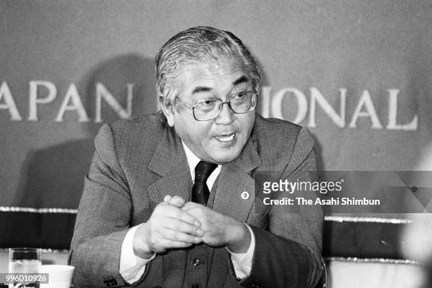 Political critic Shigezo Hayasaka speaks during a press conference at the Japan National Press Club on April 2, 1986 in Tokyo, Japan.