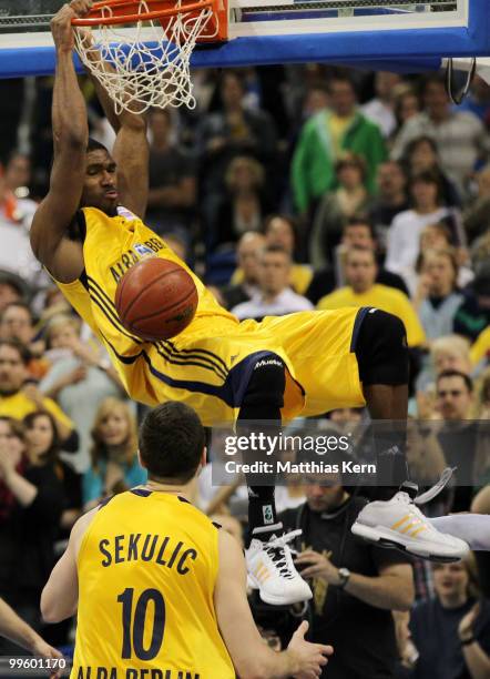 Derrick Byars of Berlin in action during the Beko Basketball Bundesliga Play-Off match between Alba Berlin and Deutsche Bank Skyliners at O2 World...