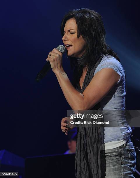 Singer/Songwriter Martina McBride rehearses for the Music City Keep on Playin' benefit concert at the Ryman Auditorium on May 16, 2010 in Nashville,...