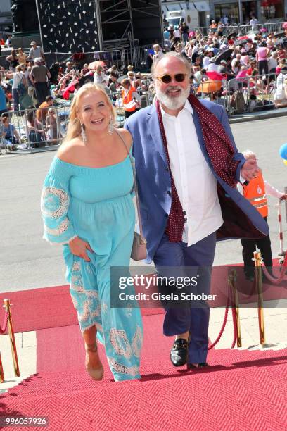 Georg Seitz and his wife Susanne Hermanski during the 'Oper fuer alle - Parsifal' as part of the Munich Opera Festival at Nationaltheater on July 8,...