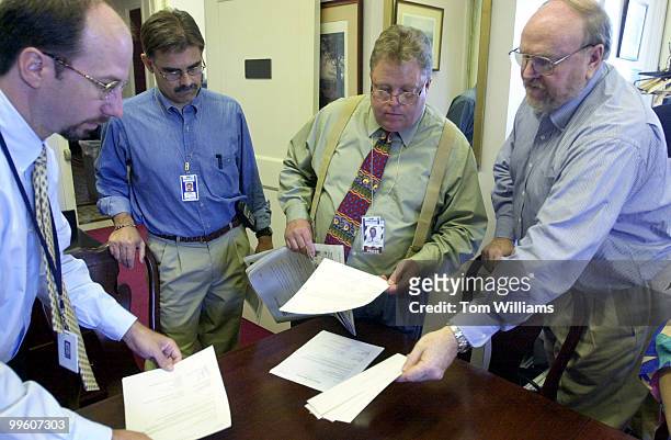 From left, Jeff Kent, Director of Press Photographer's Gallery, Jim Kuhnhenn, Knight Ridder Tribune, Scott Applewhite, Associated Press, and Bob...