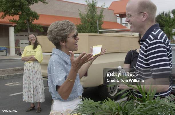 Rep. Joe Hoeffel talks with Wendy Pagliarella near Hatboro, PA, during a walking campaign of the district.