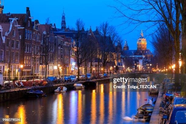 the basilica of saint nicholas (sint-nicolaasbasiliek) in amsterdam - saint nicholas imagens e fotografias de stock