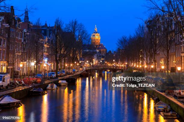 the basilica of saint nicholas (sint-nicolaasbasiliek) in amsterdam - saint nicholas imagens e fotografias de stock