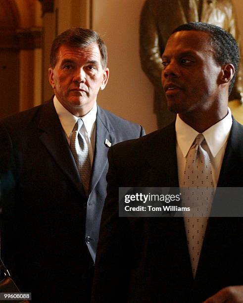 Hd Tom Ridge 6,506 Safety Director Stock Photos, High-Res Pictures, and Images ...