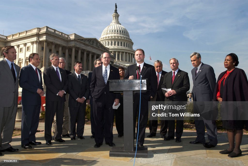 From left, Reps. Chet Edwards, Nick Lampson, Jim Turner, Cha