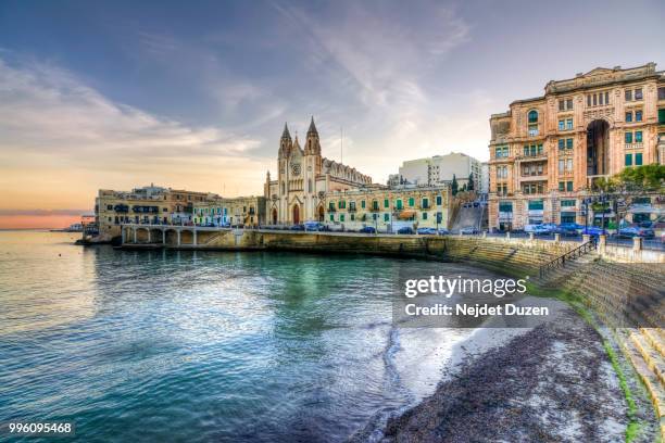 malta - malta bridge stock pictures, royalty-free photos & images