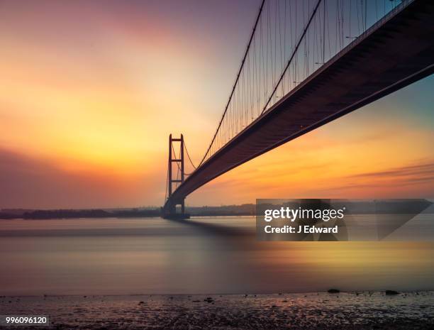 humber bridge dawn - humber bridge stock pictures, royalty-free photos & images
