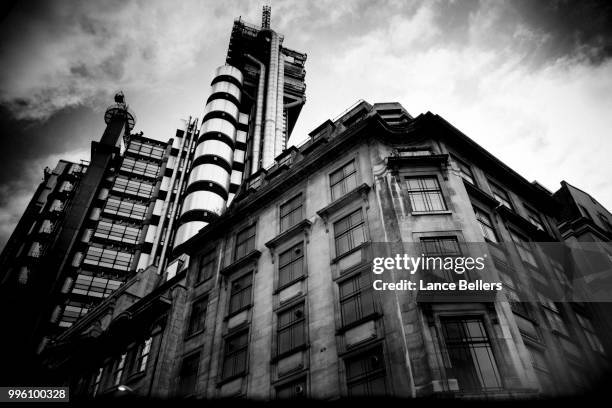 london old and new - old london ストックフォトと画像