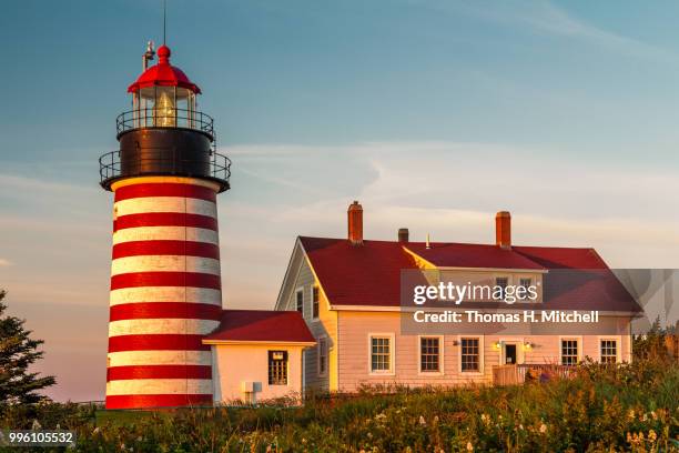 me-lubec-west quoddy light - lubec stock-fotos und bilder