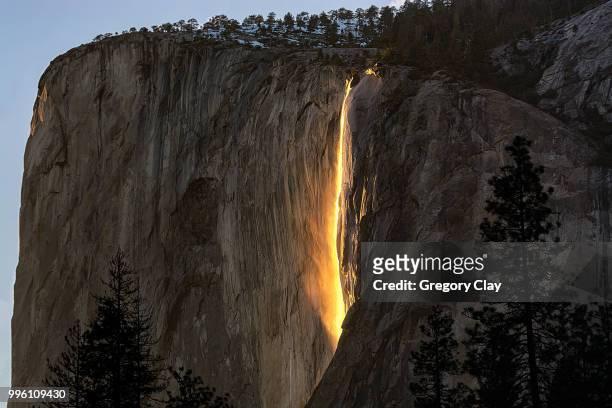 horsetail falls - horsetail falls stock pictures, royalty-free photos & images