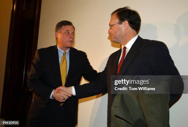 Sam Russell Attorney Samuel Russell Photos and Premium High Res Pictures - Getty Images