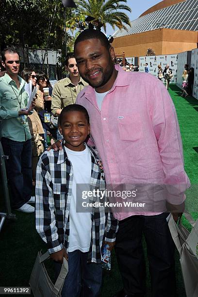 Actor Anthony Anderson arrives at the premiere of DreamWorks Animation's "Shrek Forever After" at Gibson Amphitheatre on May 16, 2010 in Universal...