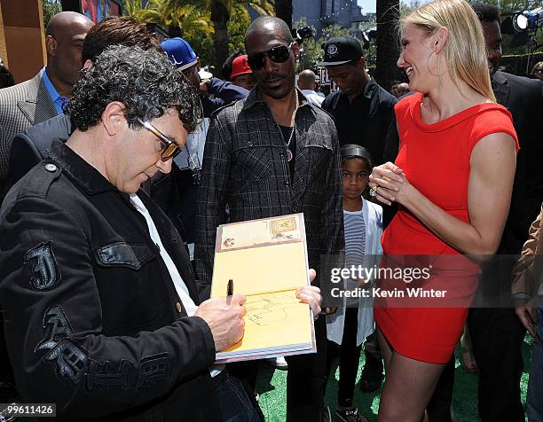 Actors Antonio Banderas, Mike Myers, Eddie Murphy and Cameron Diaz arrive at the premiere of DreamWorks Animation's "Shrek Forever After" at Gibson...