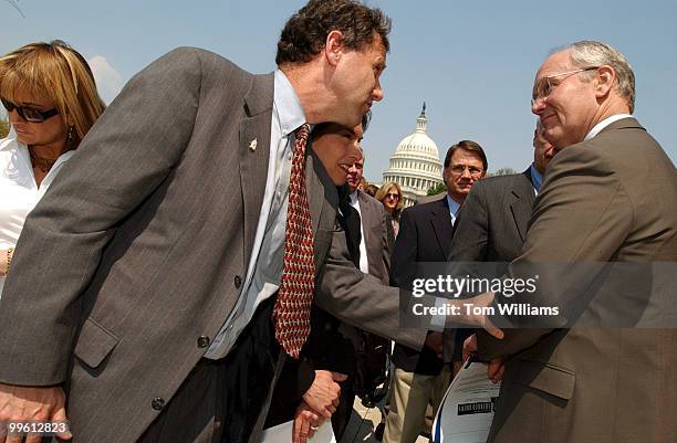 Larry R Larry R Brown Photos and Premium High Res Pictures - Getty Images