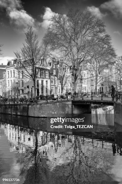 bruggen en gebouwen in amsterdam - keizersgracht stockfoto's en -beelden