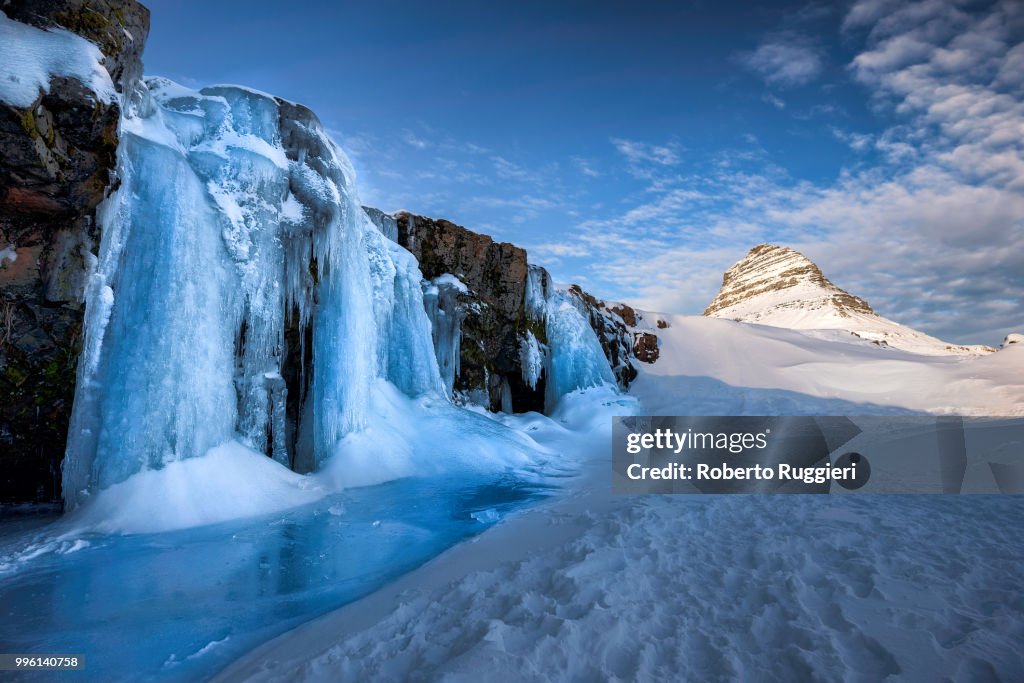 Frozen Kirkjufellsfoss