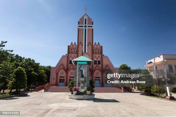 phuoc my catholic church, thap cham, phan rang, ninh thuan, vietnam - phan rang stock pictures, royalty-free photos & images