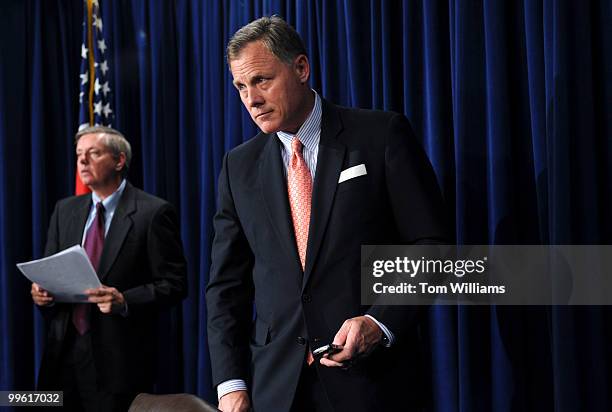 Sen. Richard Burr, R-N.C., right, and Sen. Lindsey Graham, R-S.C., conduct a news conference on the GI Bill, May 21, 2008.