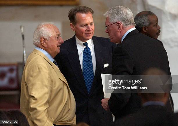 Tommy Lasorda talks to Senator and former major league baseball player, Jim Bunning, R-Ky., right, and Rep. David Dreier, R-Calif., before the...