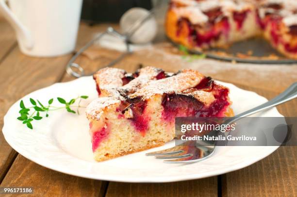 plum cake - gavrilova stock-fotos und bilder