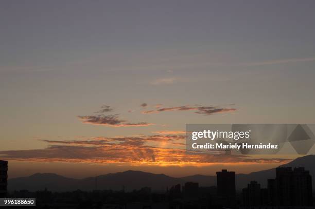 atardecer en santiago - atardecer stock pictures, royalty-free photos & images