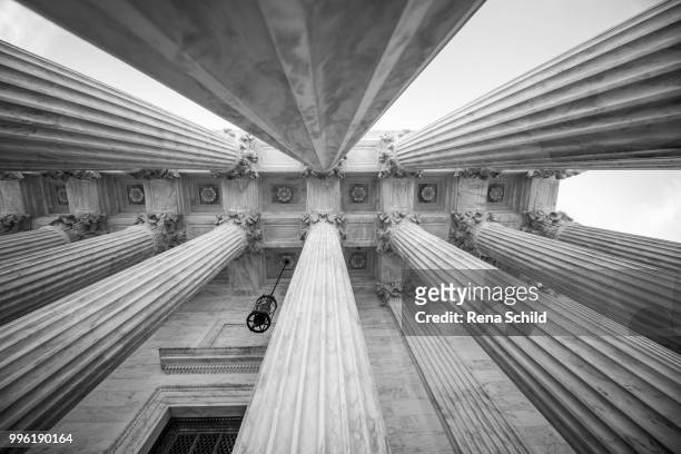 supreme court columns - schild stock pictures, royalty-free photos & images