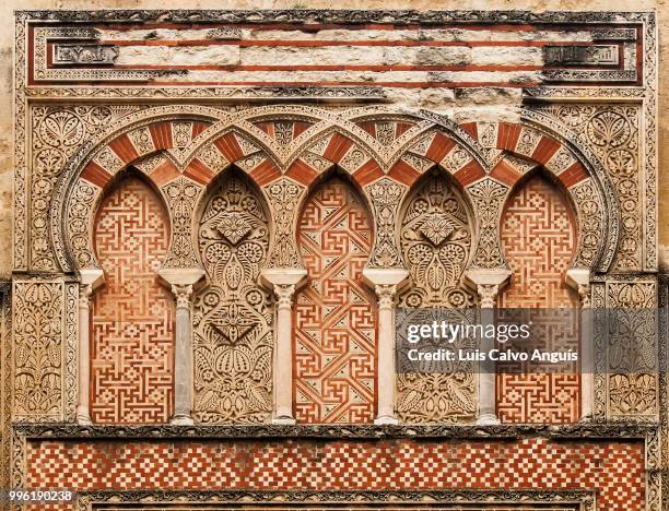 puerta mezquita - puerta 個照片及圖片檔