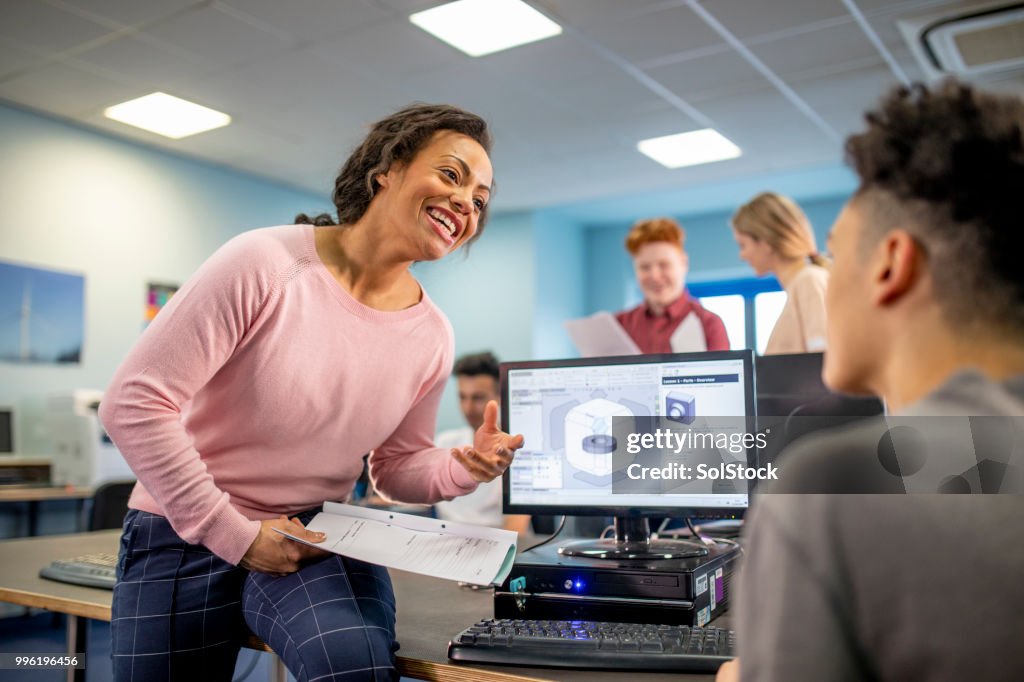 Att hjälpa hennes Student med sitt projekt