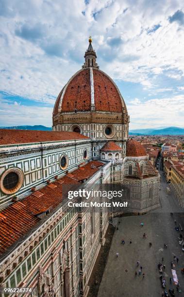 florence cathedral, cattedrale di santa maria del fiore with the dome by brunelleschi, unesco world heritage site, florence, tuscany, italy - fiore stock pictures, royalty-free photos & images