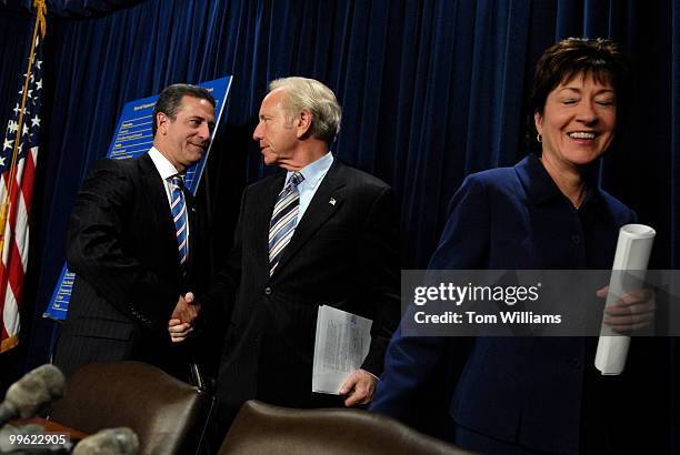 From left, Sens. Russ Feingold, D-Wis., Susan Collins, R-Me., and Joe Lieberman, I-Conn., leave a news conference of the Iraq reconstruction bill.