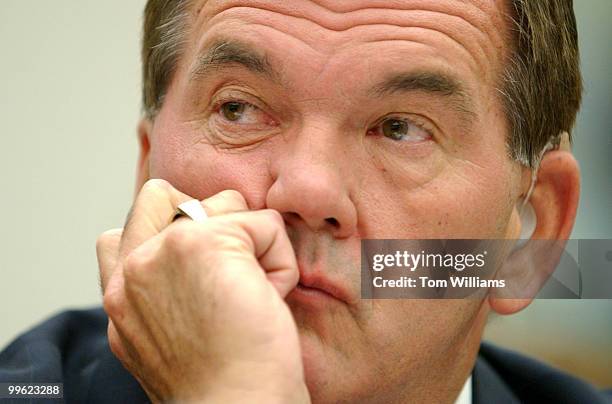 Tom Rdige Target Security Secretary Tom Ridge Photos and Premium High Res Pictures ...