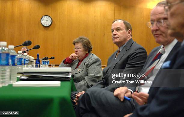 From left, Sens. Barbara Mikulski, D-Md., Richard Shelby, R-Ala., Lamar Alexander, R-Tenn., and Ted Stevens, R-Alaska, wait for the arrival of 5...