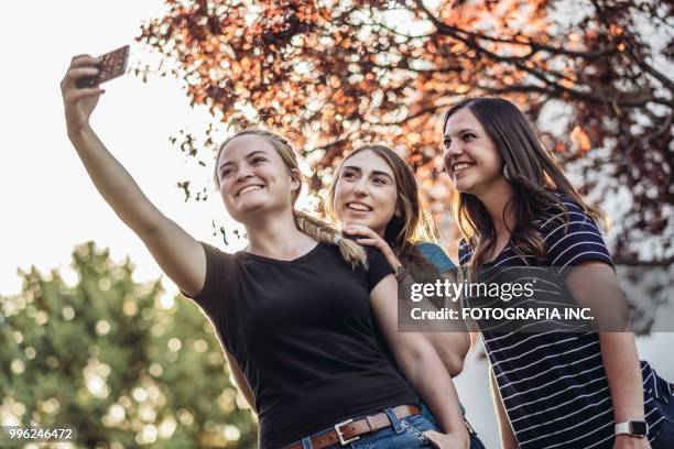 amigos de utah cowgirls - mulher músculo - fotografias e filmes do acervo