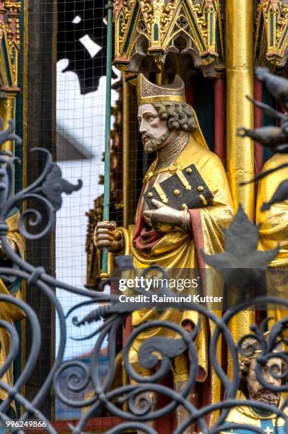 gothic sculpture of the archbishop of mainz, schoener brunnen fountain, nuremberg, middle franconia, franconia, bavaria, germany - brunnen stock pictures, royalty-free photos & images