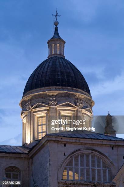 dome of the cathedral, old town, dubrovnik, croatia - old cathdral stock pictures, royalty-free photos & images