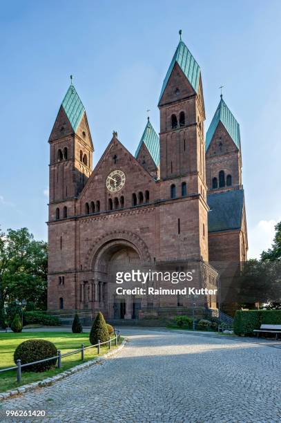 romanesque church of the redeemer, bad homburg vor der hoehe, hesse, germany - bad homburg stock-fotos und bilder