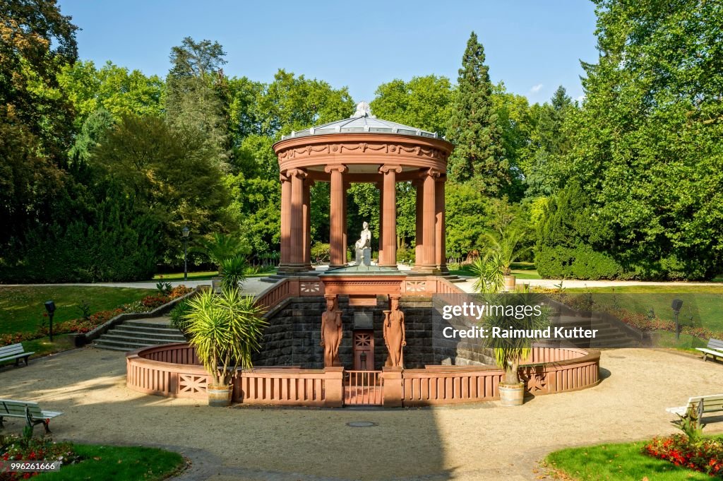 Elisabethenbrunnen, spa gardens Bad Homburg vor der Hoehe, Hesse, Germany