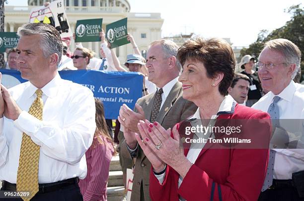 From left, Sen. John Ensign, R-Nev., Reps. Jim Gibbons, R-Nev., Shelly Berkley, D-Nev., and Sen. Harry Reid, D-Nev., attend a rally that urged...