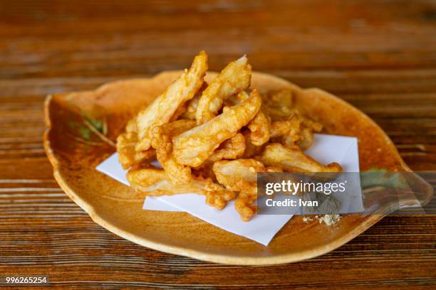 traditional japanese cuisine, snack, food, deep fried chicken cartilage, nankotsu - bar de cerveza fotografías e imágenes de stock