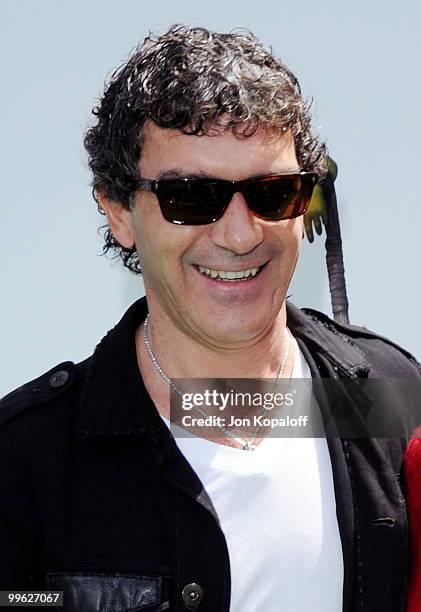 Actor Antonio Banderas arrives at the Los Angeles Premiere "Shrek Forever After" at Gibson Amphitheatre on May 16, 2010 in Universal City, California.