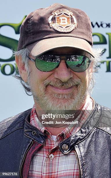 Producer Steven Spielberg arrives at the Los Angeles Premiere "Shrek Forever After" at Gibson Amphitheatre on May 16, 2010 in Universal City,...