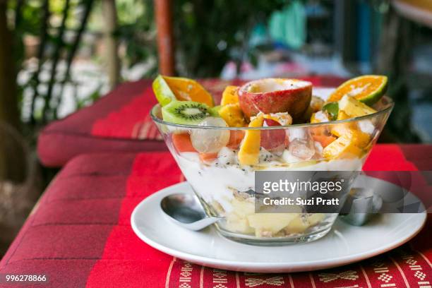 fruit salad in thailand - suzi pratt stock pictures, royalty-free photos & images