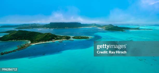 over bora bora - hirsch fotografías e imágenes de stock