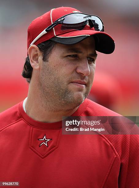 Lance Berkman of the Houston Astros takes batting practice before the game against the San Francisco Giants at AT&T Park on May 16, 2010 in San...