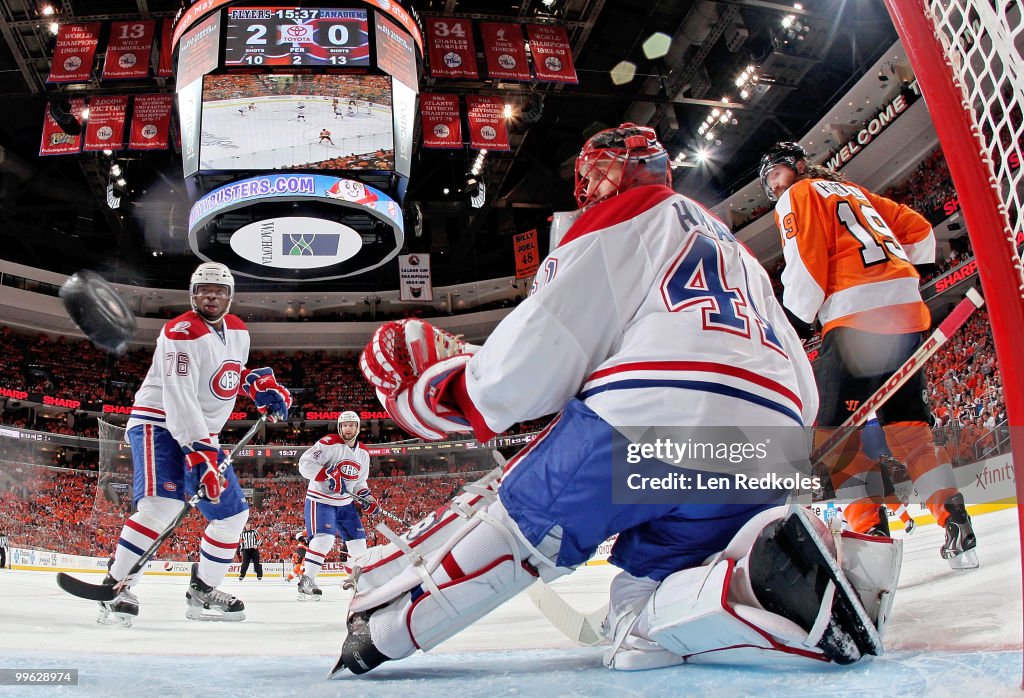 Montreal Canadiens v Philadelphia Flyers - Game One